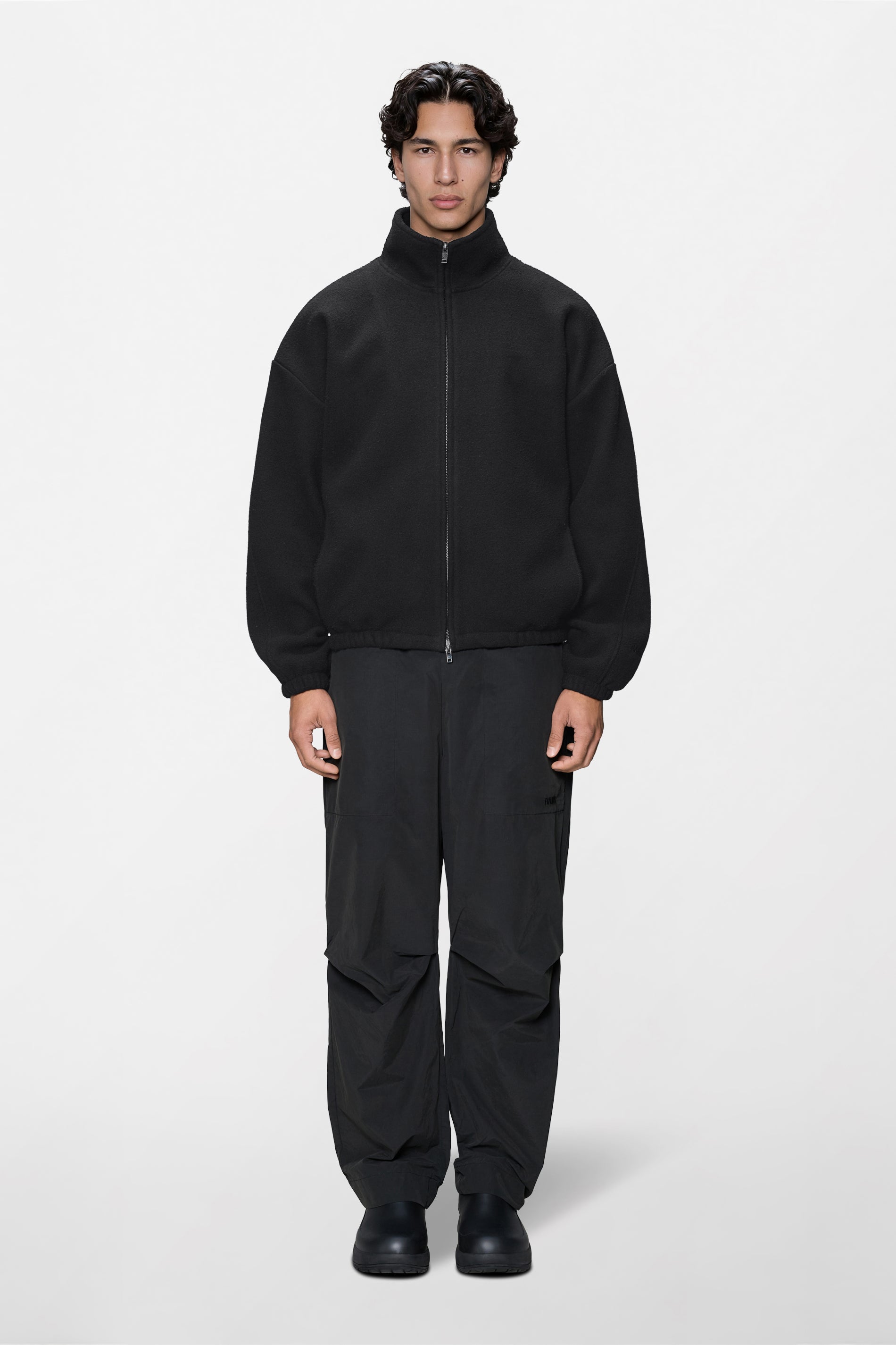 Chaqueta polar Rains Fleece Zip Black – imagen oficial 1