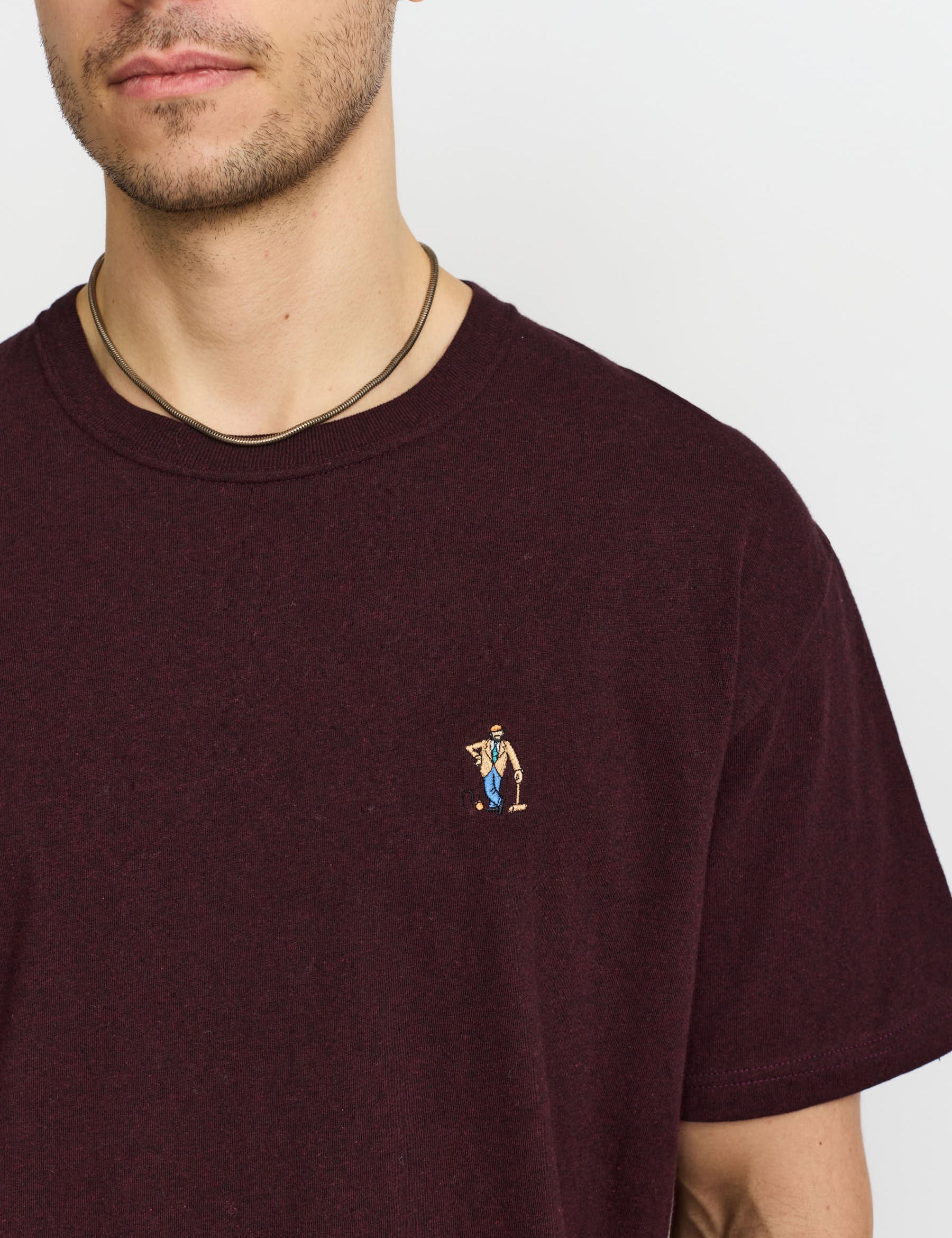 Camiseta REVOLUTION Application CRO Burdeos, modelo pecho