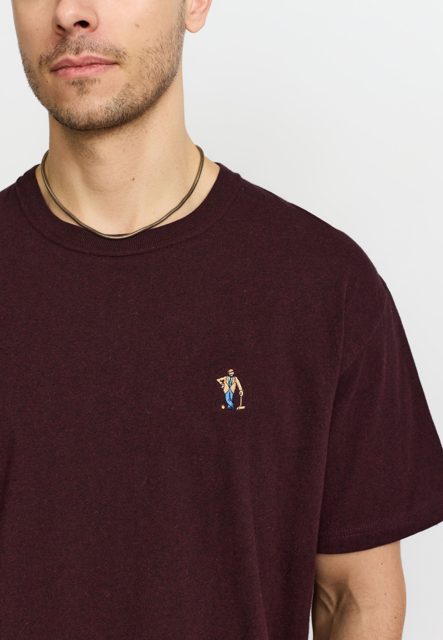 Camiseta REVOLUTION Application CRO Burdeos, modelo pecho