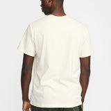 Camiseta REVOLUTION Application Juice Blanco Roto Jaspeado, modelo espalda