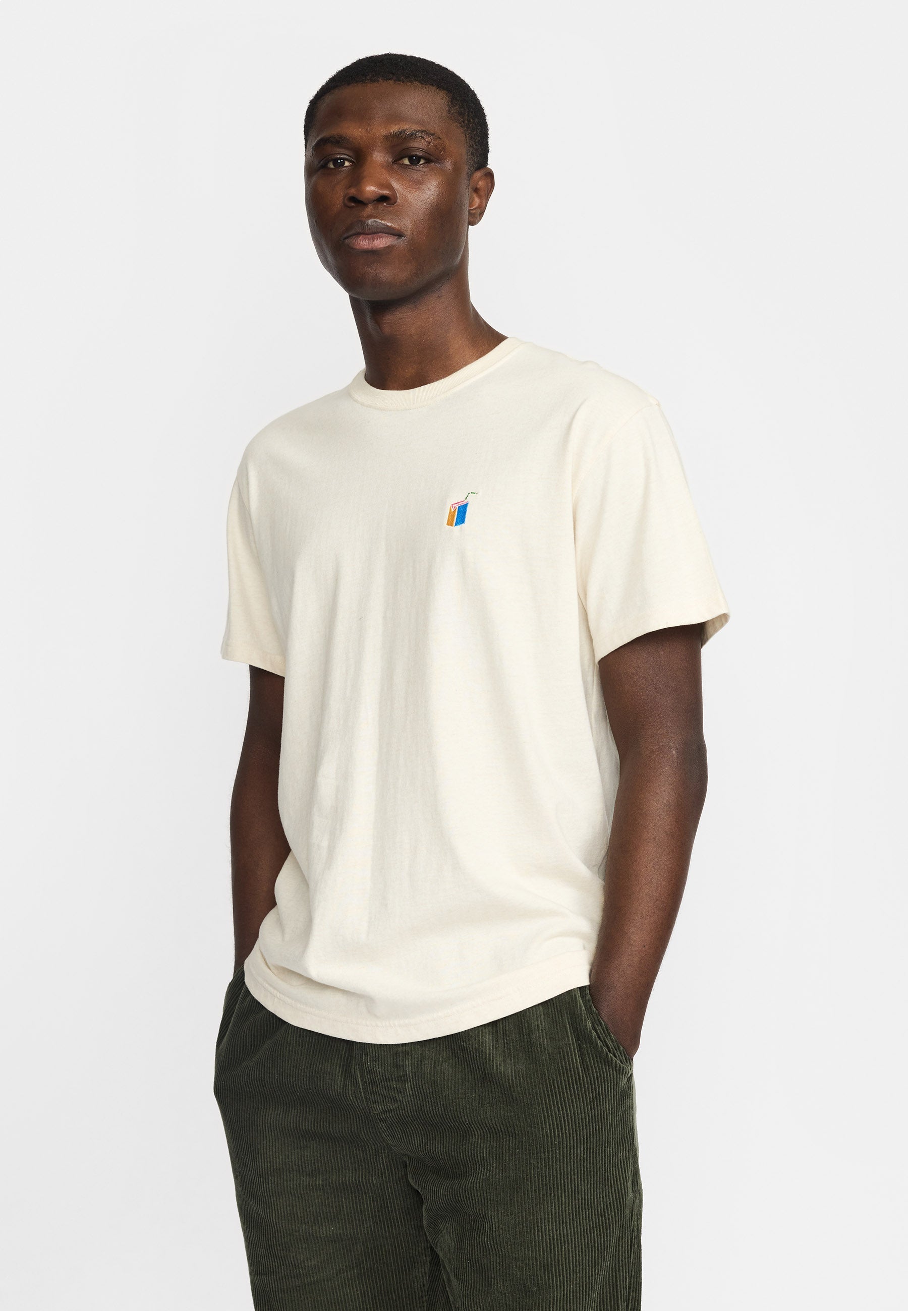 Camiseta REVOLUTION Application Juice Blanco Roto Jaspeado, modelo frontal