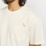 Camiseta REVOLUTION Application Seagull Blanco Roto, modelo pecho