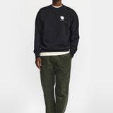 Sudadera REVOLUTION Coffee & Croissant Negro, modelo completo