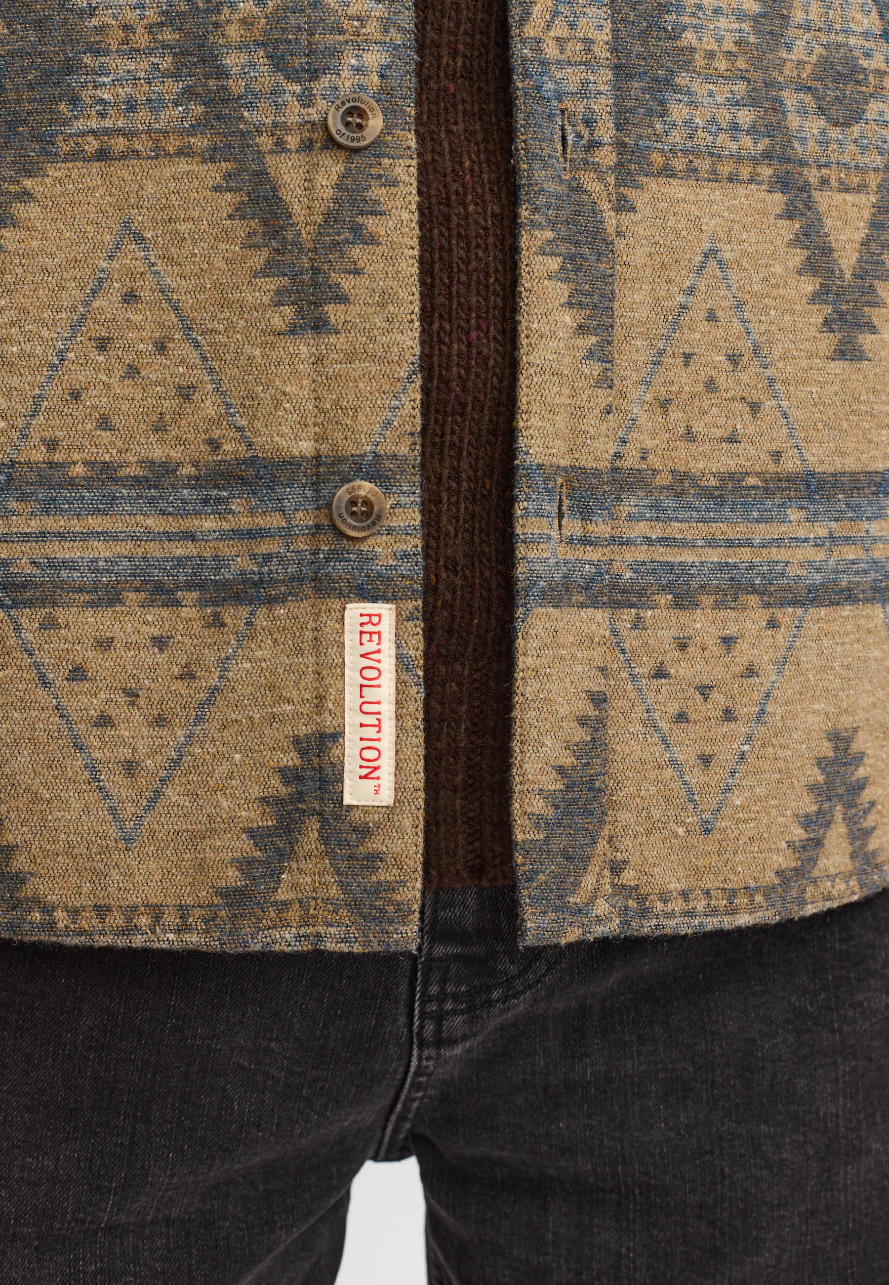 Camisa REVOLUTION Casual Shirt 3280 Azul y Caqui, detalle bajo