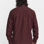 Camisa REVOLUTION Garment Dyed 3997 Burdeos Oscuro, modelo espalda