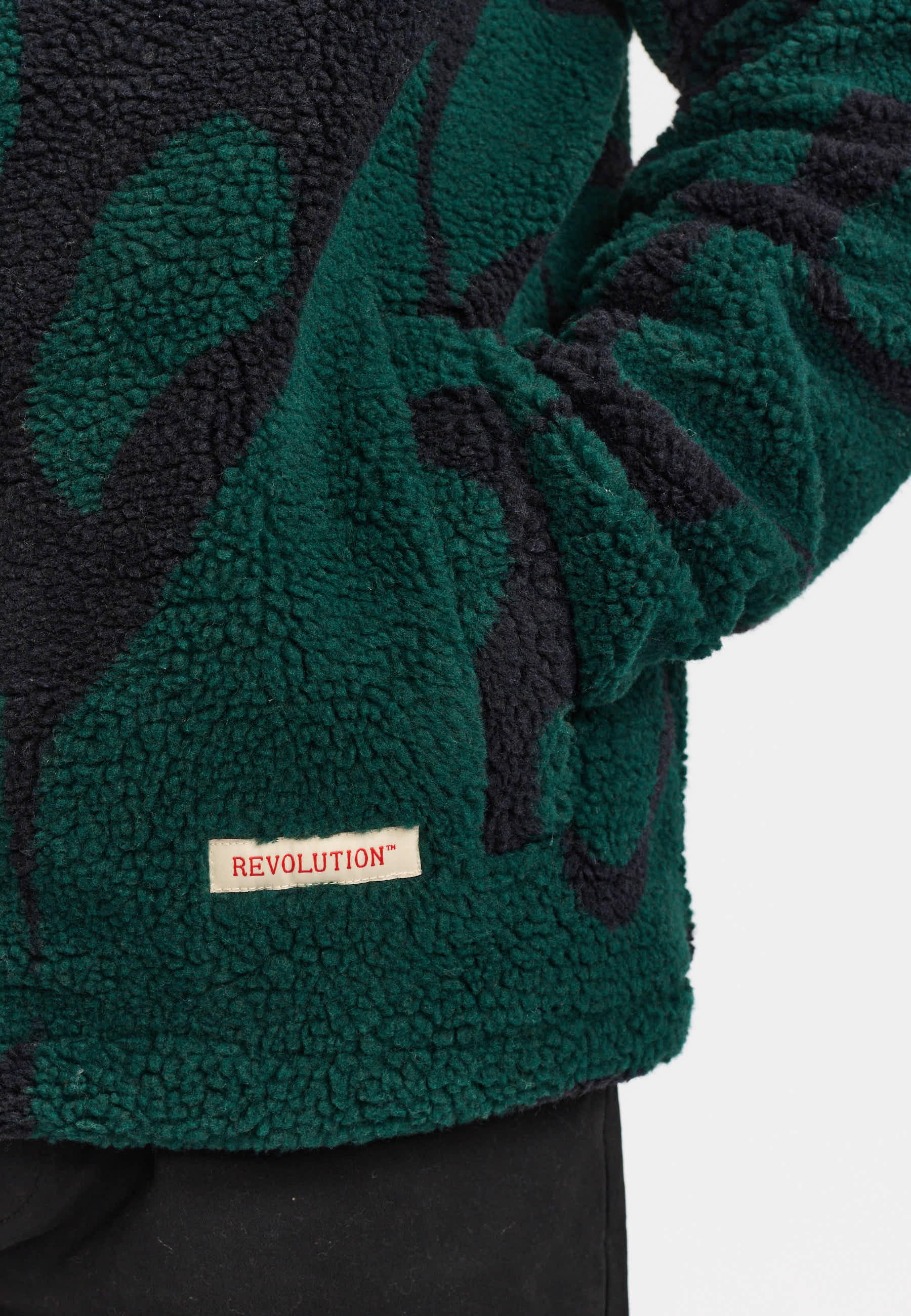 Chaqueta REVOLUTION Graphic Teddy 7025 Verde Oscuro, detalle puno