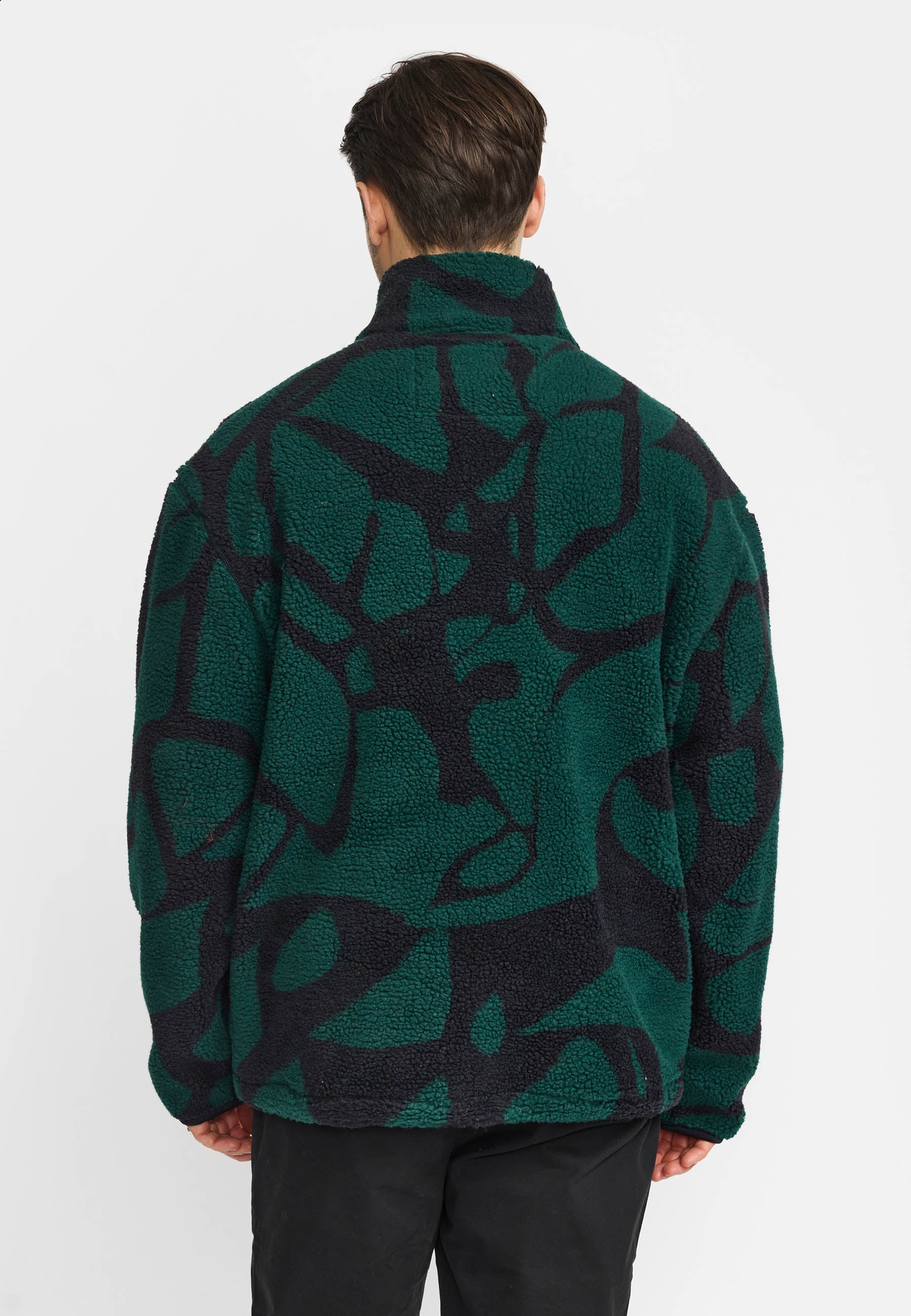 Chaqueta REVOLUTION Graphic Teddy 7025 Verde Oscuro, modelo espalda