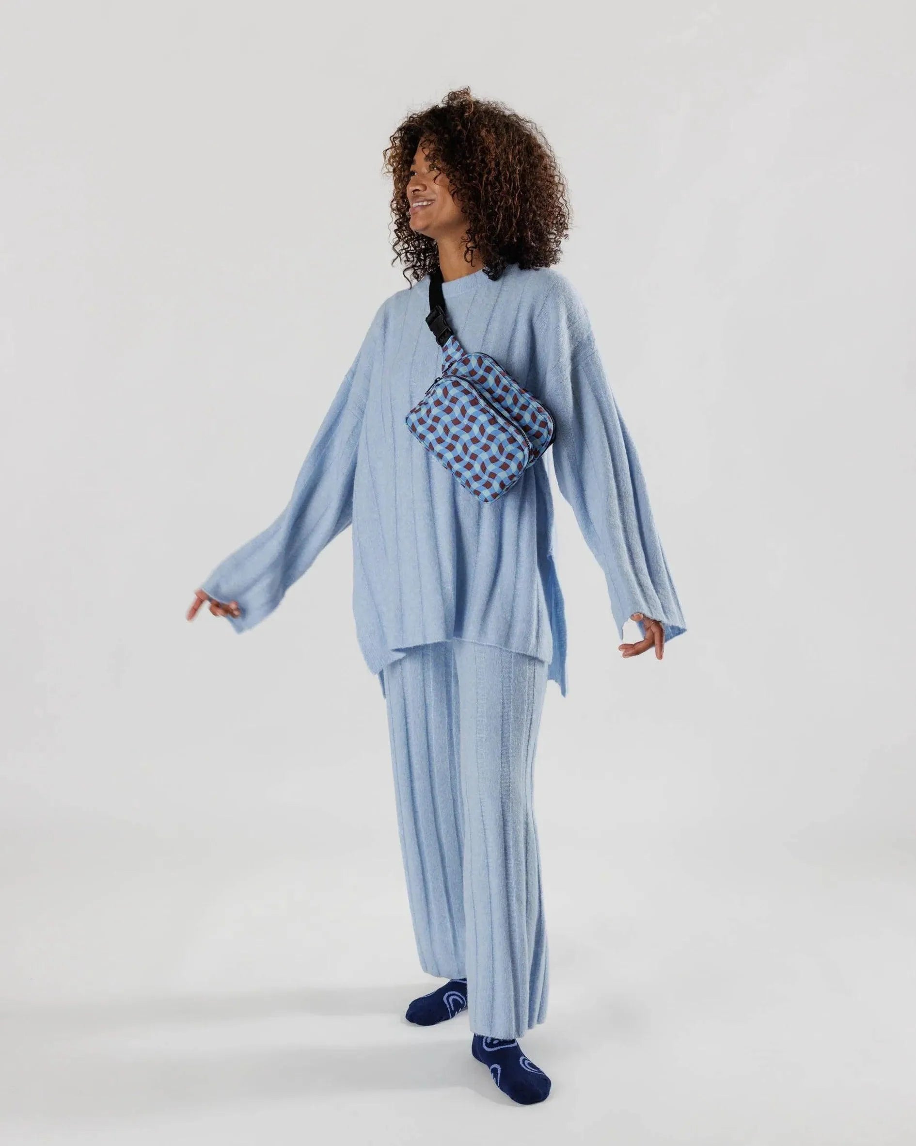 Riñonera Baggu Wavy Gingham Blue - ECRU