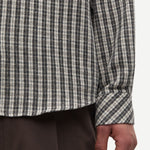 Camisa Saryan X 16194 SAMSØE SAMSØE en Brown Ch. · vista 2