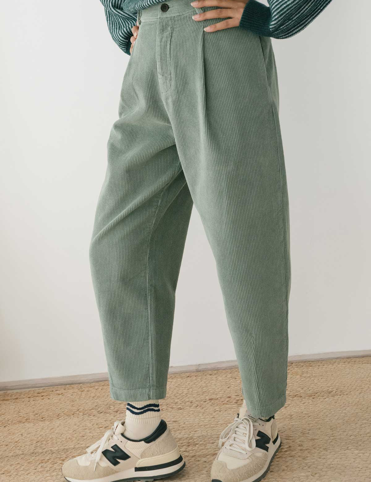 Pantalón TWOTHIRDS Haruku Corduroy Washed Green - imagen 3