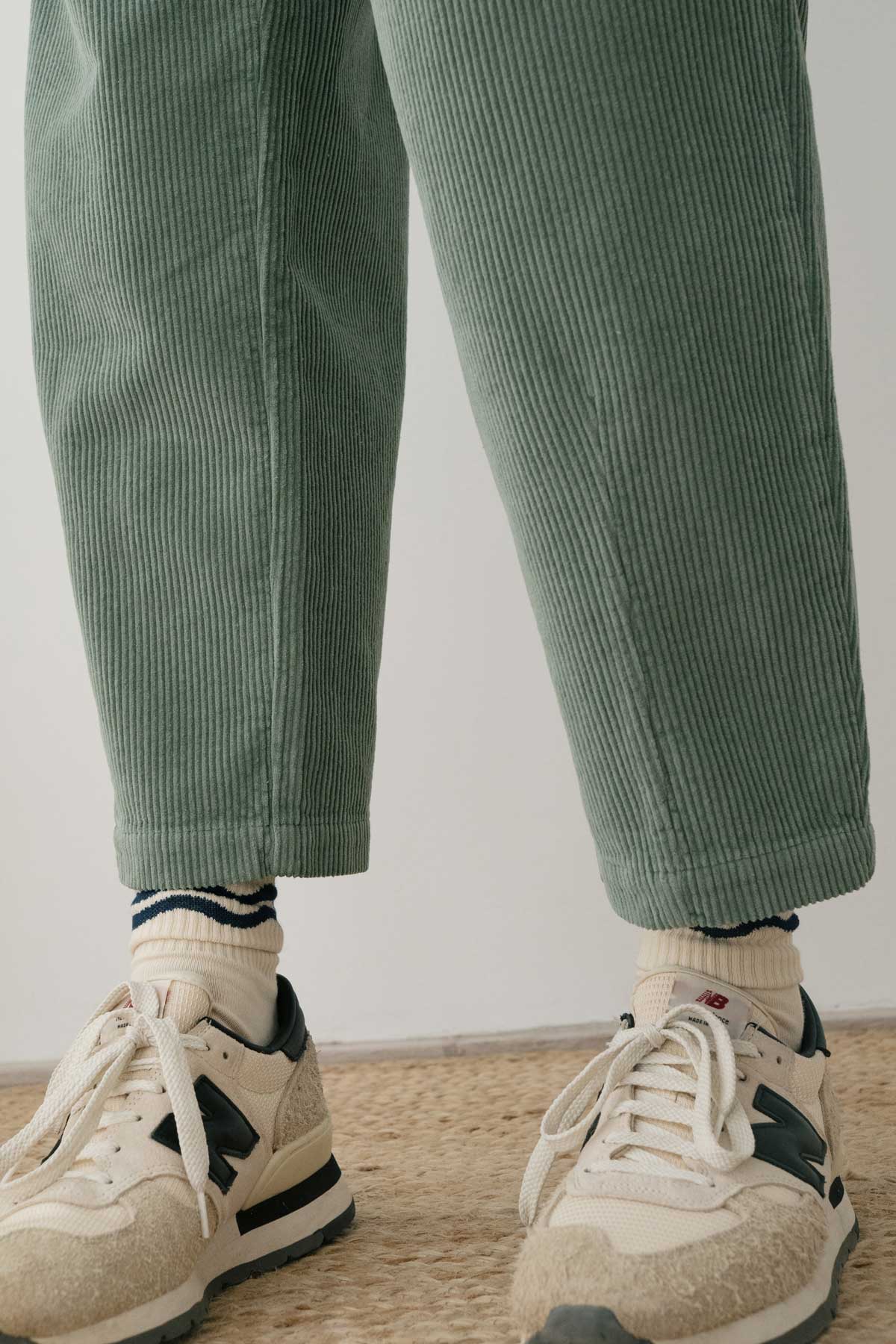 Pantalón TWOTHIRDS Haruku Corduroy Washed Green - imagen 6