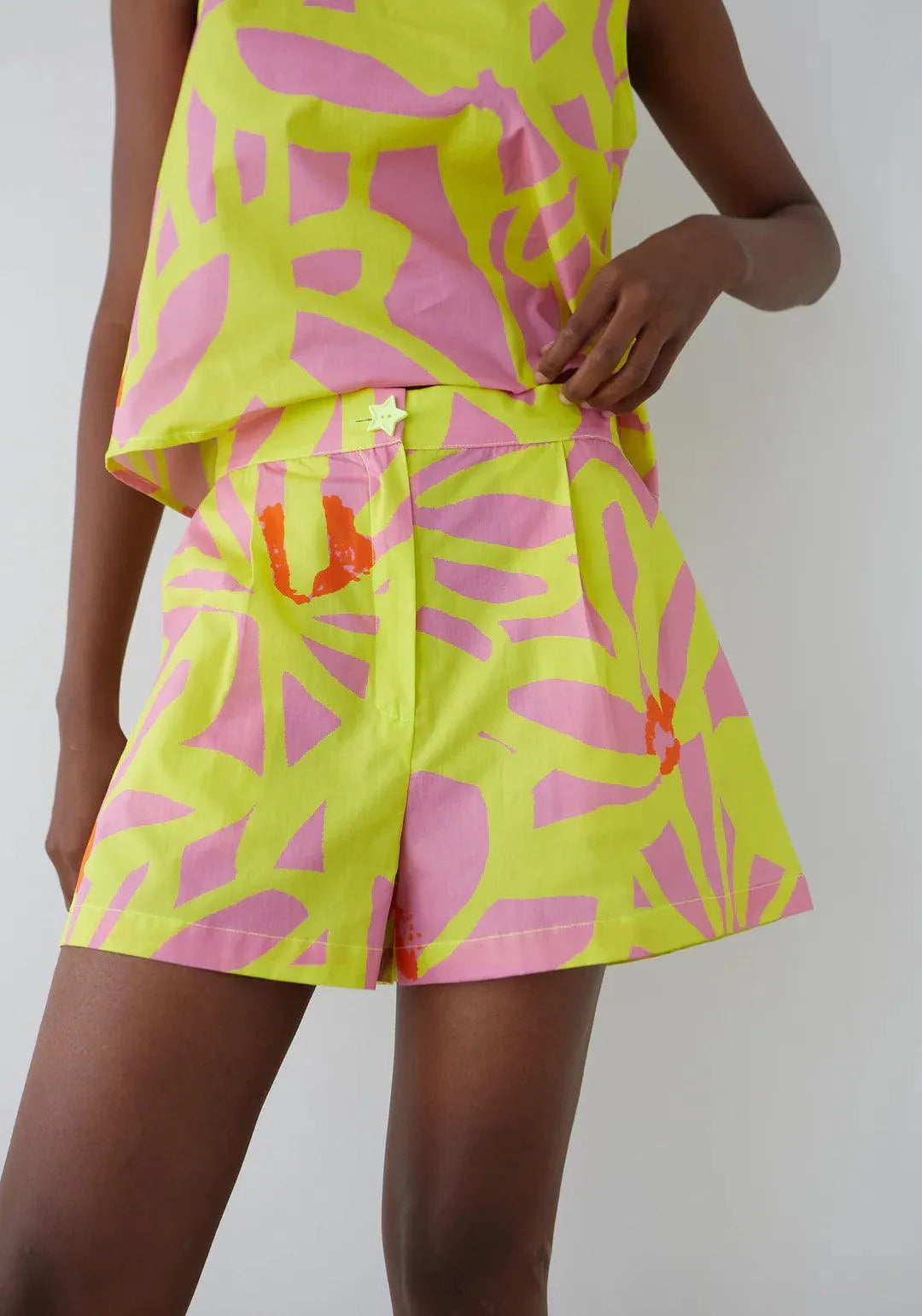 Short Dr Bloom Star Flores Amarillo - ECRU