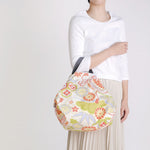 Bolsa SHUPATTO Japan Collection Compact M 15 L Mari, en modelo
