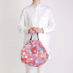 Bolsa SHUPATTO Japan Collection Compact M 15 L Ougi, en modelo