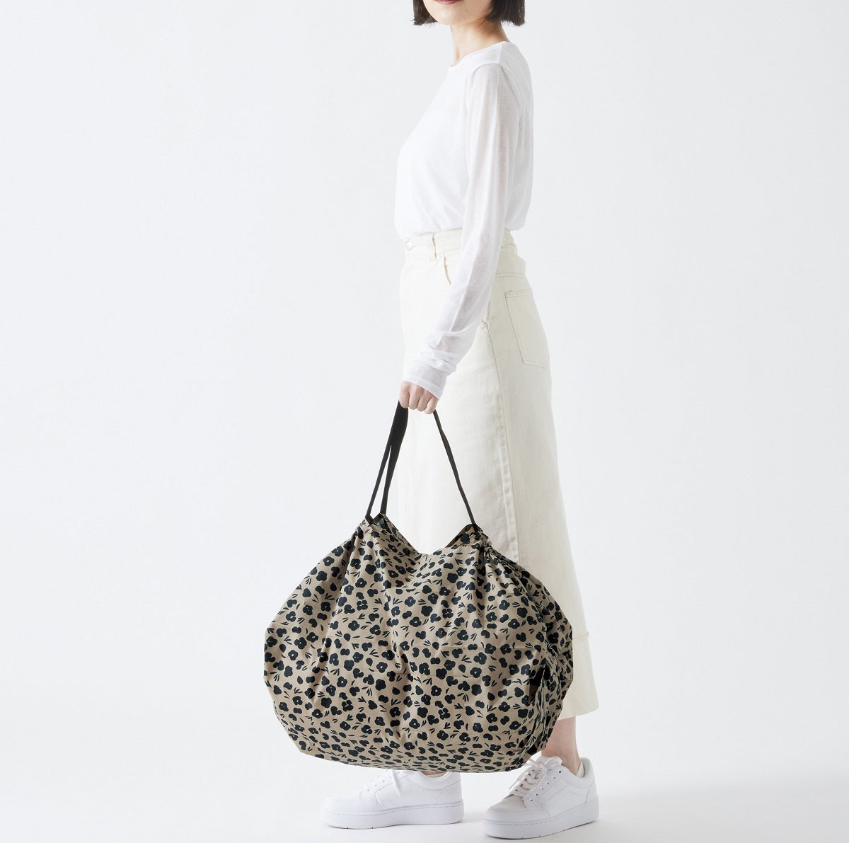Bolsa SHUPATTO Compact L 40 L Paw Marks, en modelo