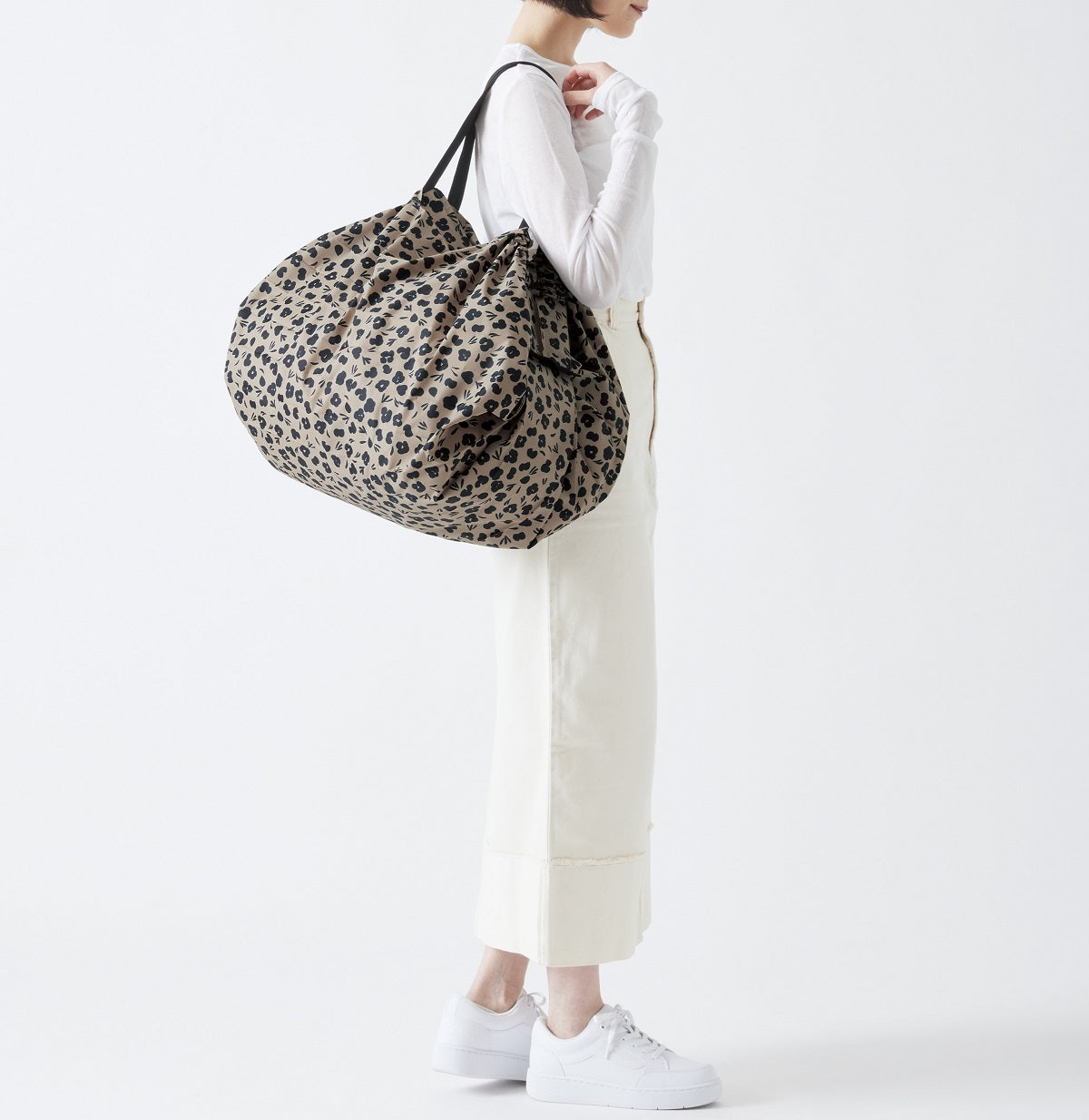Bolsa SHUPATTO Compact L 40 L Paw Marks, en modelo