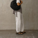 Bolsa SHUPATTO Packable Bag 27 L Black, en modelo