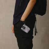 Bolsa SHUPATTO Packable Bag 27 L Evening Mist, en modelo