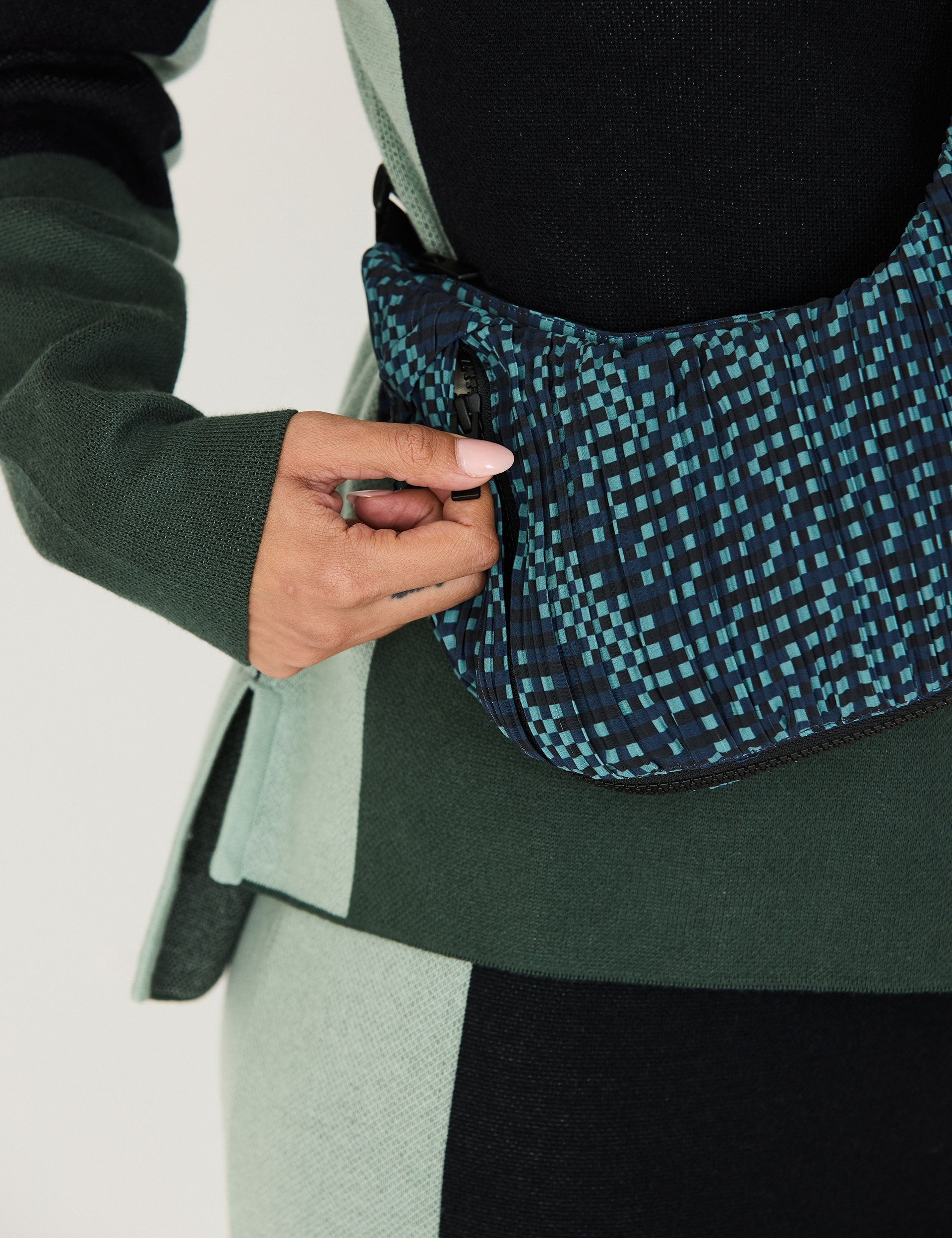 Bolso SKFK Aio Saski, detalle del cierre