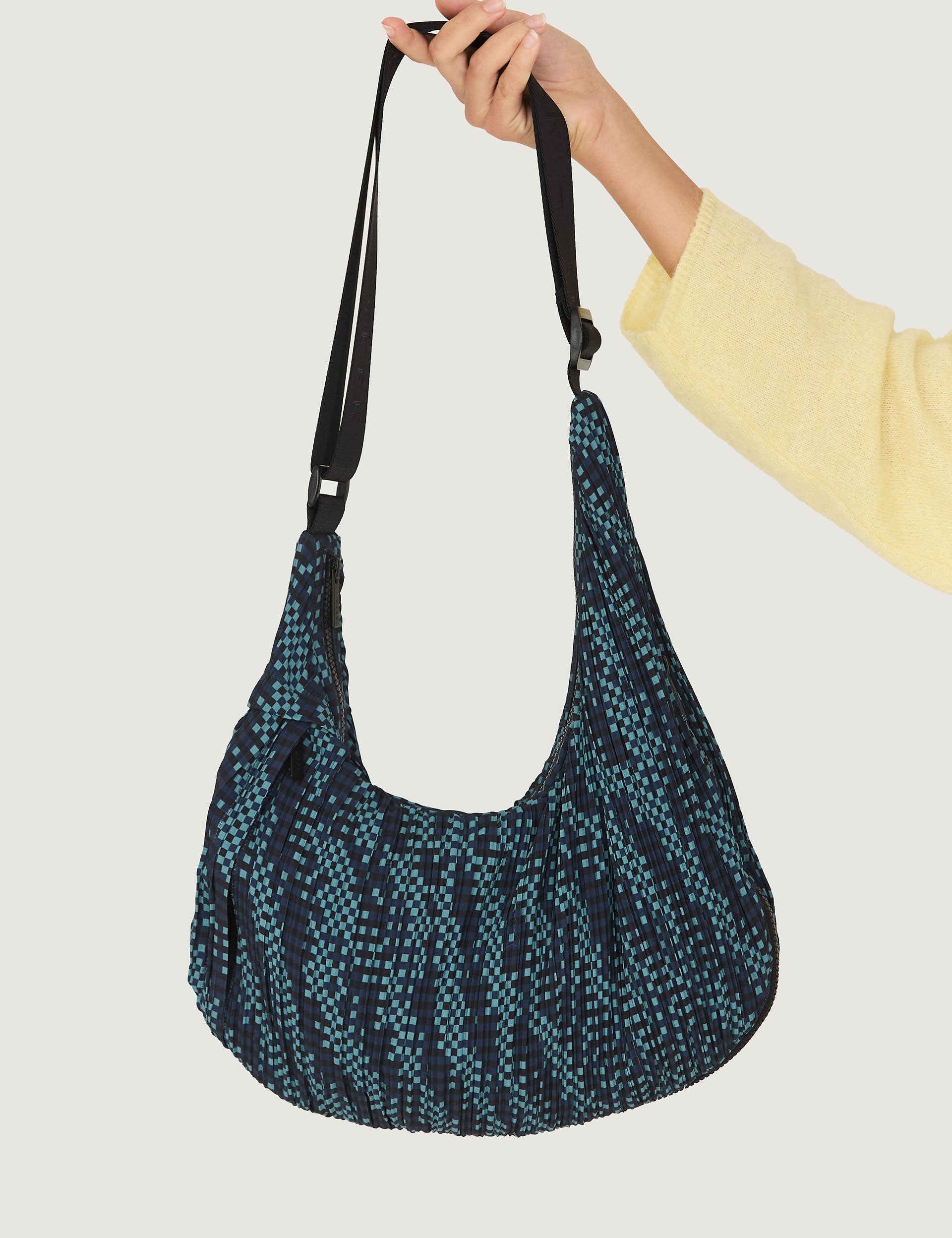 Bolso SKFK Kalamua Saski, vista del bolso en mano