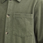 SOLID Ingvi Agave Green — detalle de pana y bolsillo