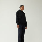 Sudadera NEW AMSTERDAM Logo Hoodie Black / Night Sky con modelo, vista 8