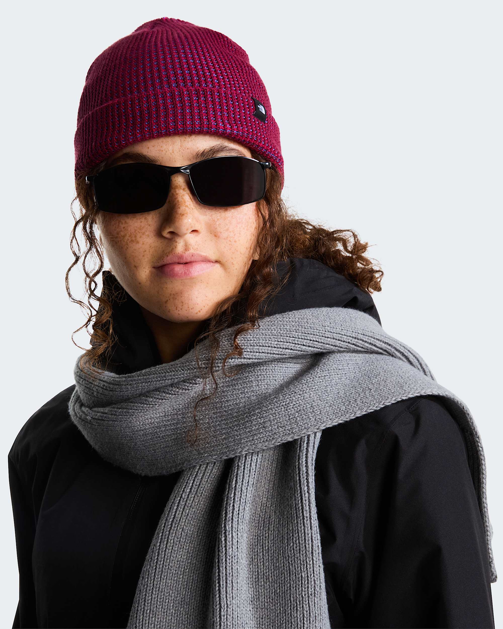 THE NORTH FACE Fisherman Beanie Burgundy Crush Multi vista 2