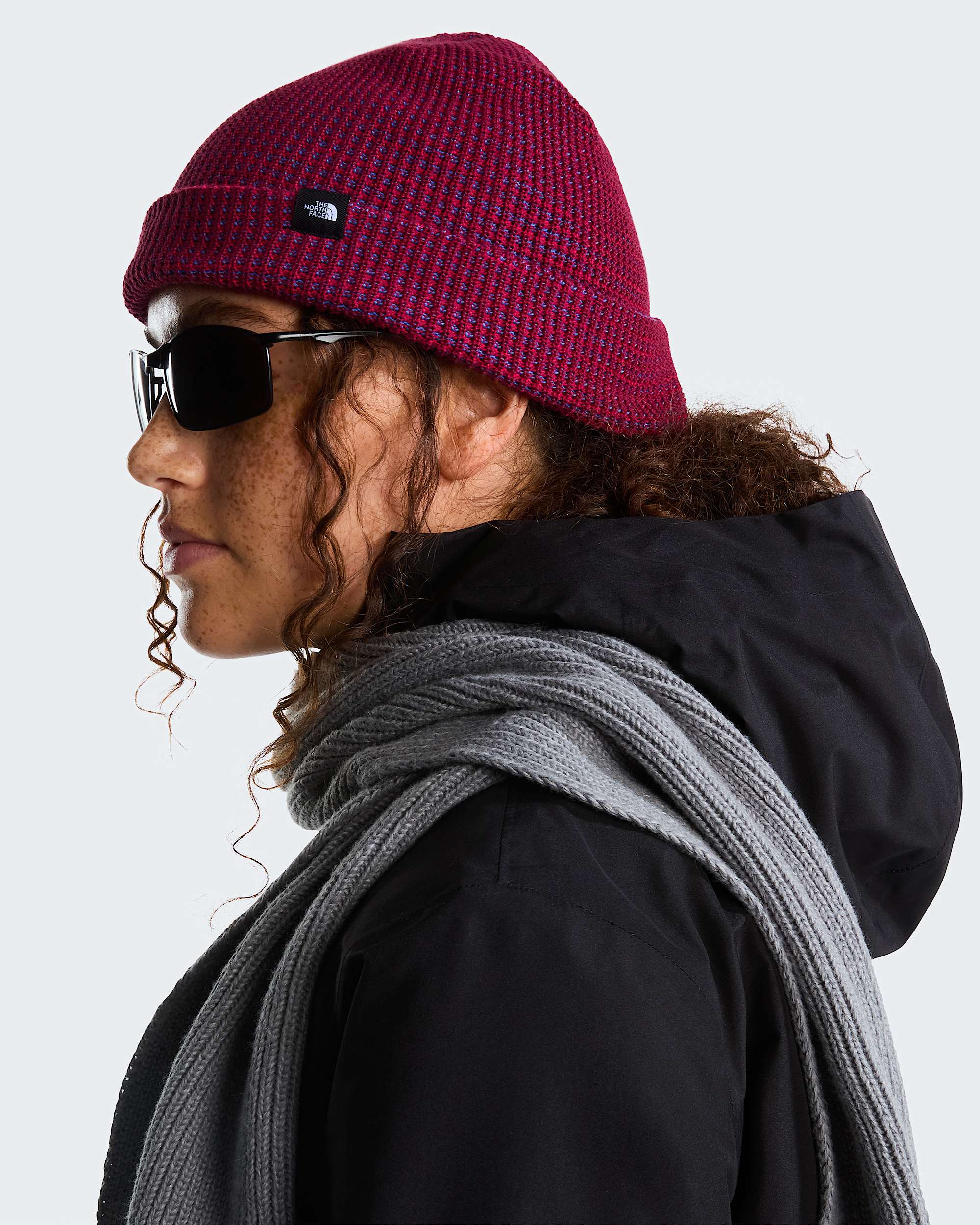 THE NORTH FACE Fisherman Beanie Burgundy Crush Multi vista 4