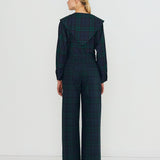 The Tiny Big Sister blusa Check Scarf Neck azul y verde, vista con modelo lateral