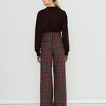 The Tiny Big Sister polo de punto Roses color umber, vista con modelo lateral