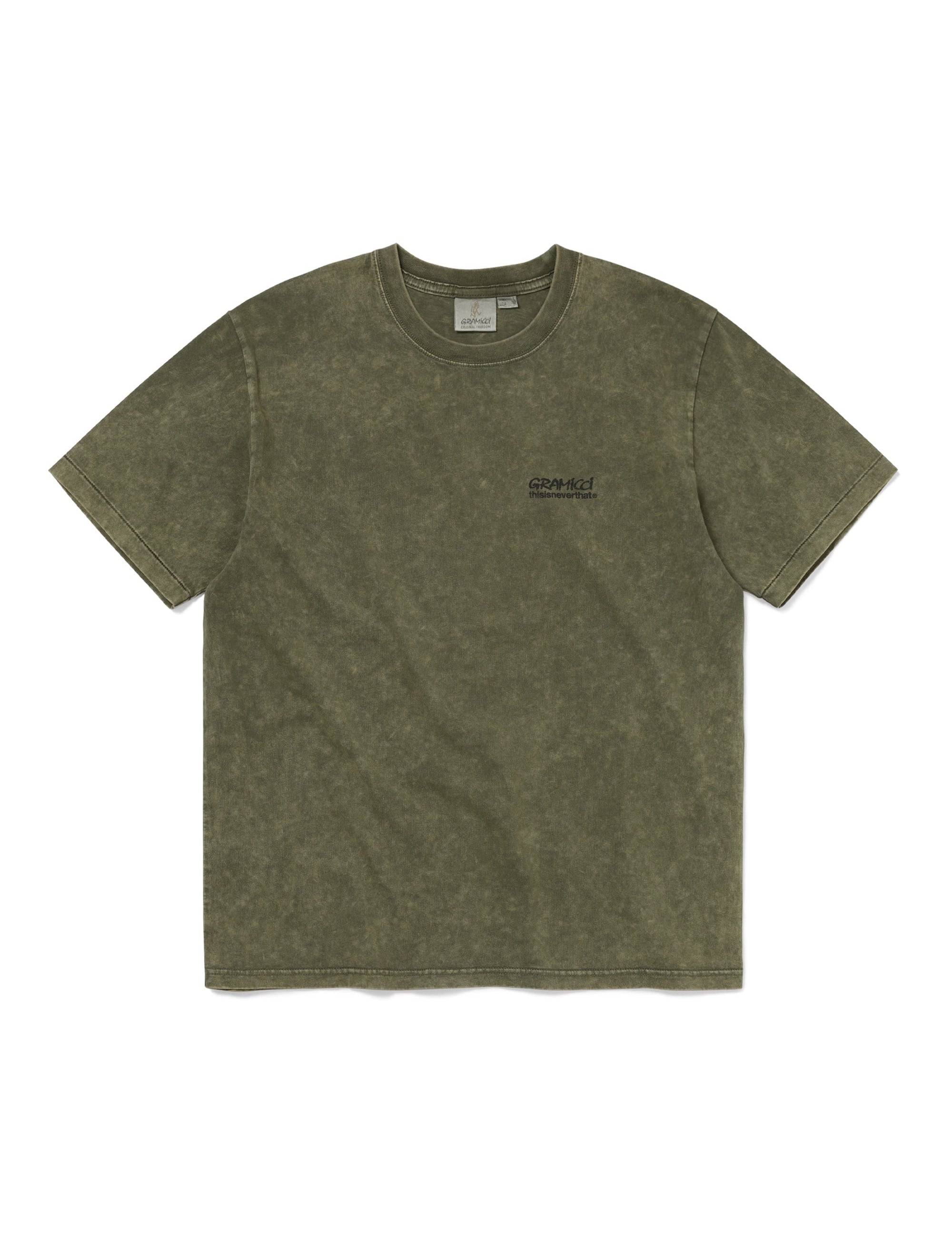 Camiseta THISISNEVERTHAT x GRAMICCI Original Freedom Tee Dark Olive, vista frontal