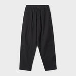 UNIVERSAL WORKS Pleated Track Brushed Moleskin Black - vista frontal