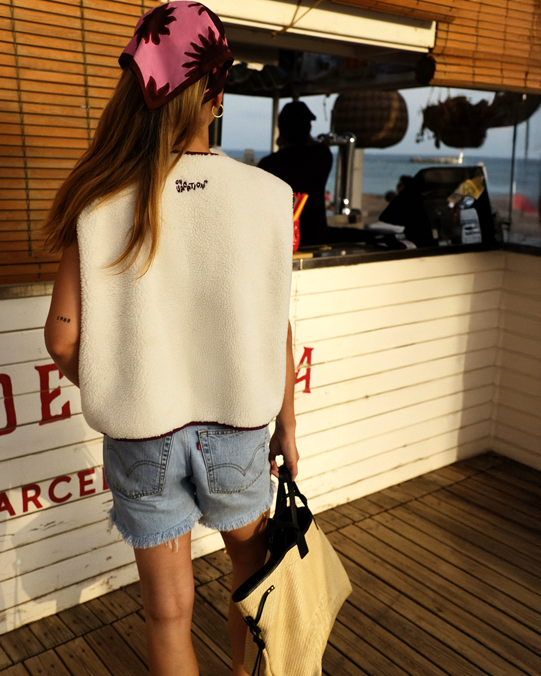 Chaleco On Vacation Wanderlust Fleece Beige foto 4