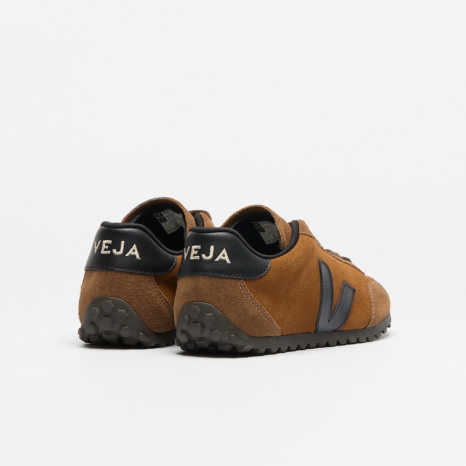 VEJA GT Suede Cognac Black vista trasera