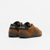 VEJA GT Suede Cognac Black vista trasera