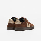 VEJA Campo Suede Walnut Platine Eagle vista trasera