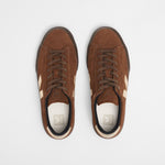 VEJA Campo Suede Walnut Platine Eagle detalle