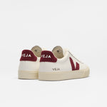 VEJA Campo Leather White Grenat vista trasera