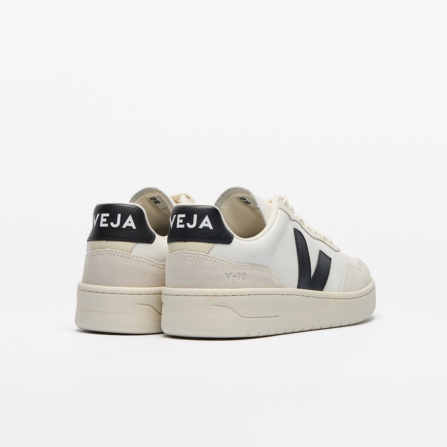 VEJA V-90 Leather White Black vista trasera