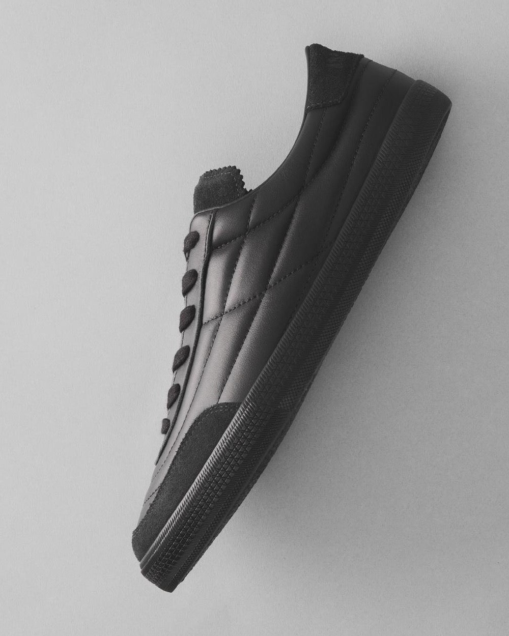 Zapatilla Panenka Veja x Arpenteur Black - perfil lateral