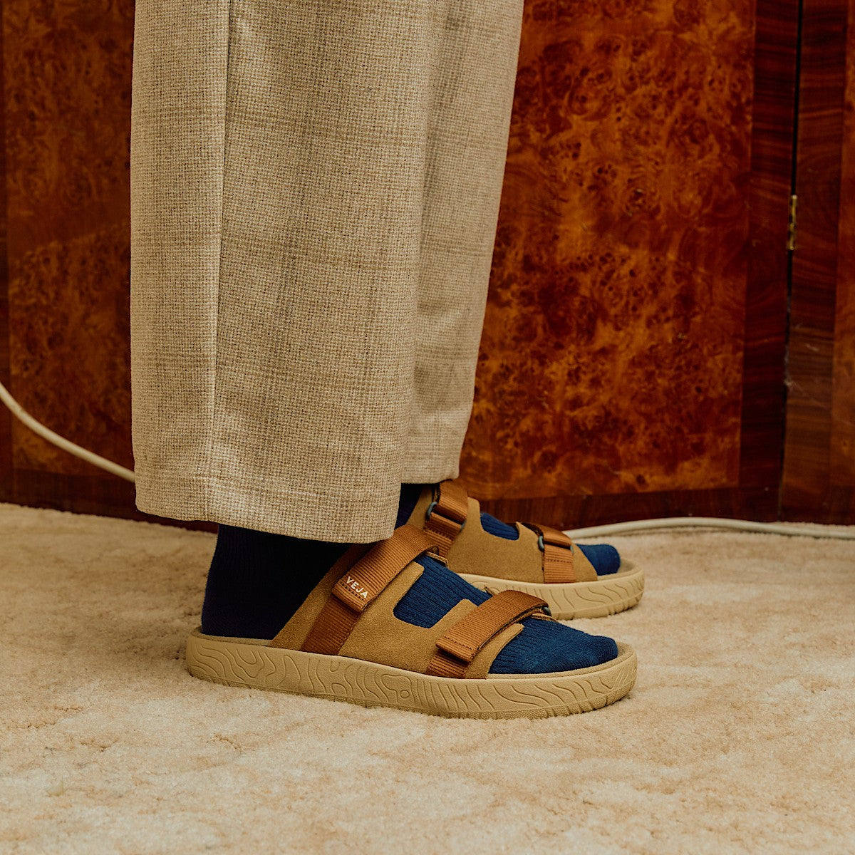 Sandalias VEJA Arpoador Suede Tent Cognac