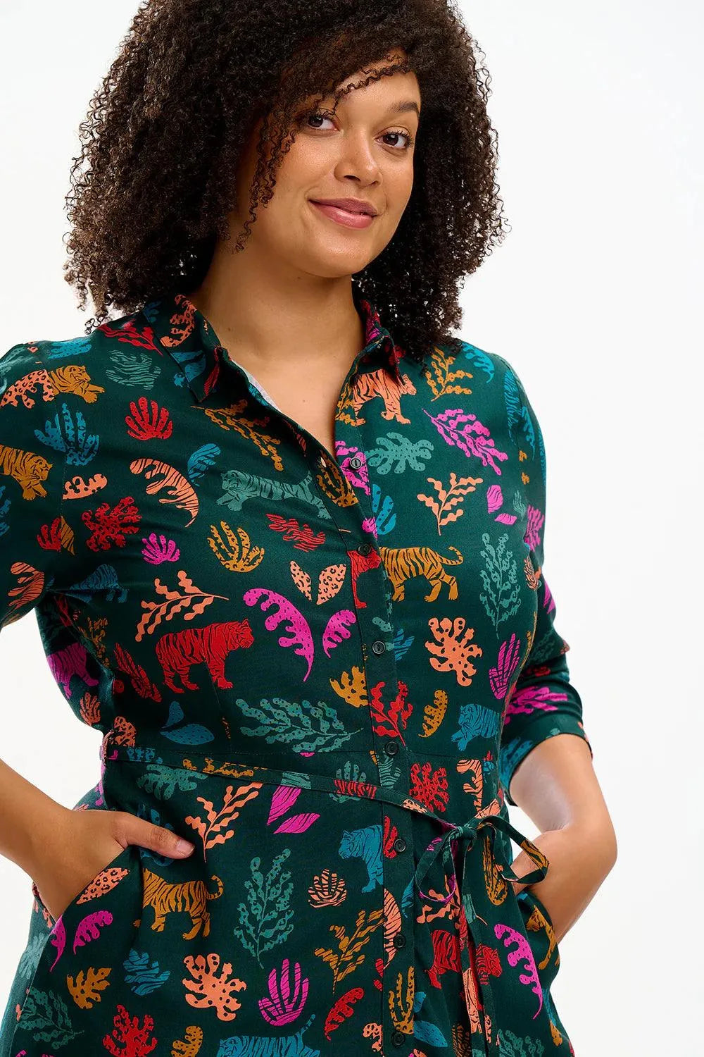 Vestido Sugarhill Camisero Zadie Dark Green Tiger Cutouts - ECRU