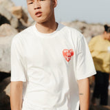 Camiseta WE ARE NOT FRIENDS Love For You Blanca, modelo frontal exterior