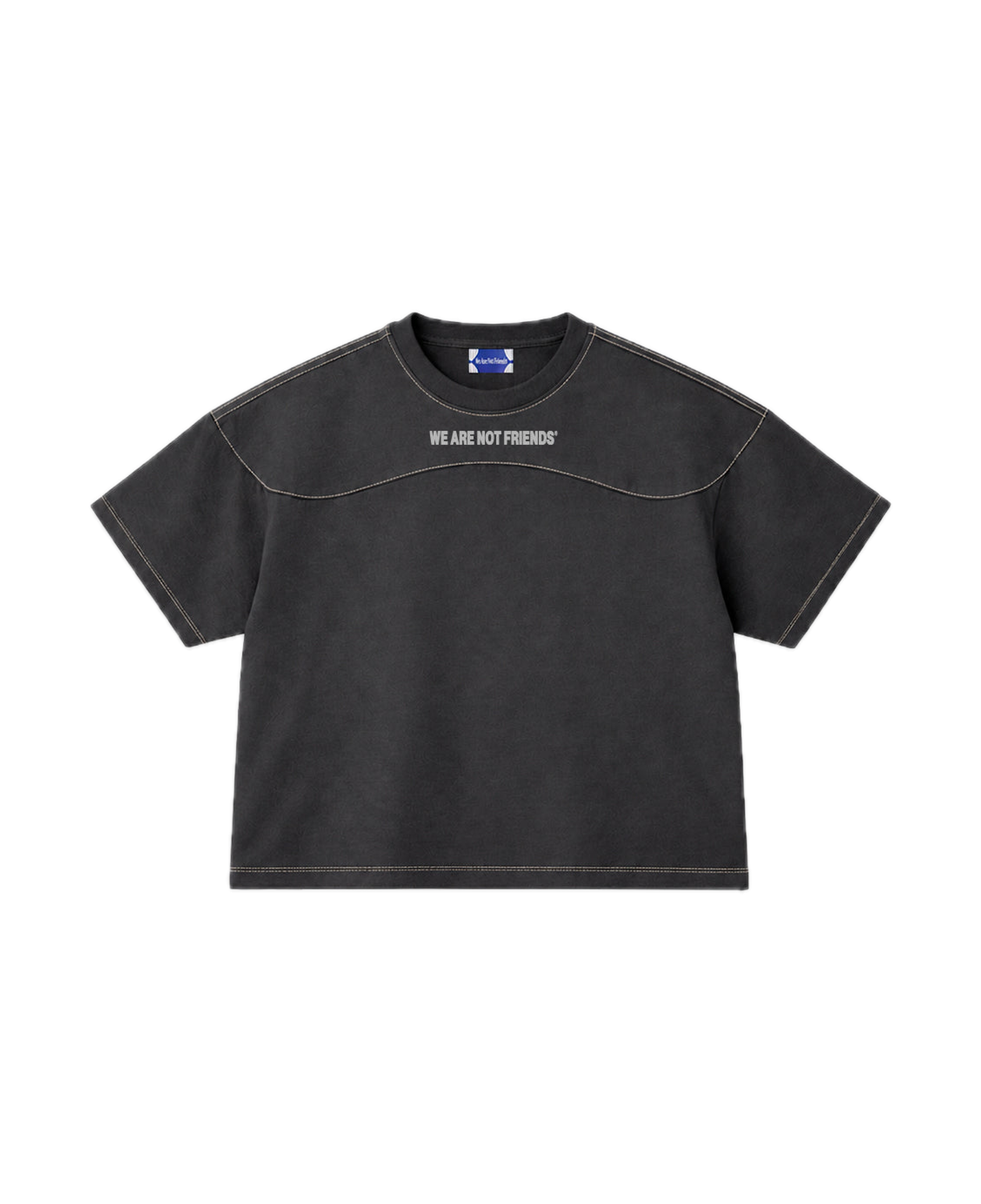 Camiseta WE ARE NOT FRIENDS Campus Boxy Negra, frontal