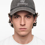 Gorra WE ARE NOT FRIENDS Hello & Goodbye Negra, modelo frontal
