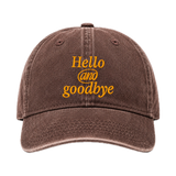 Gorra WE ARE NOT FRIENDS Hello & Goodbye Marrón, vista frontal