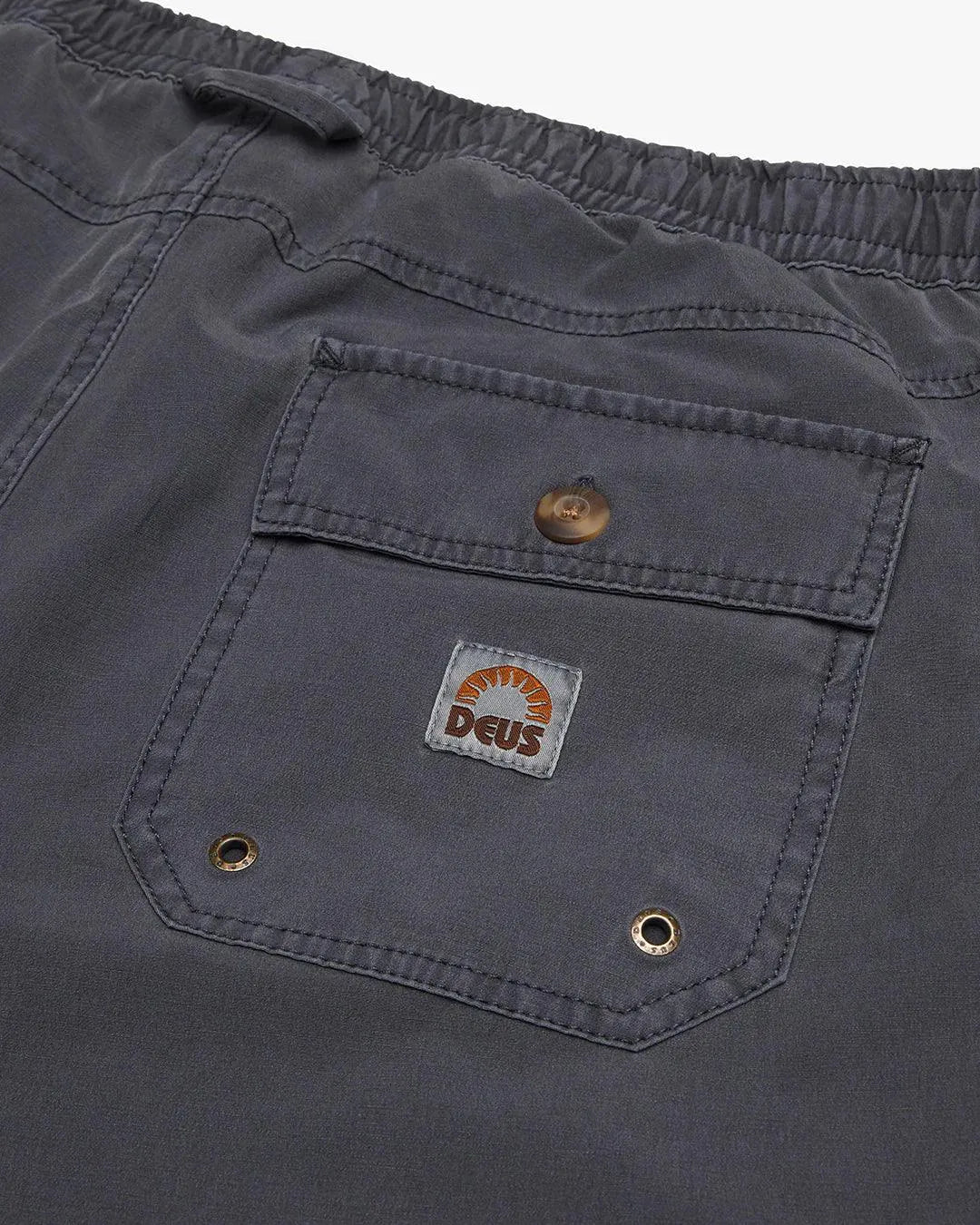 Bermuda Deus Ex Machina Sandbar Garment Dye Shadow Black - ECRU