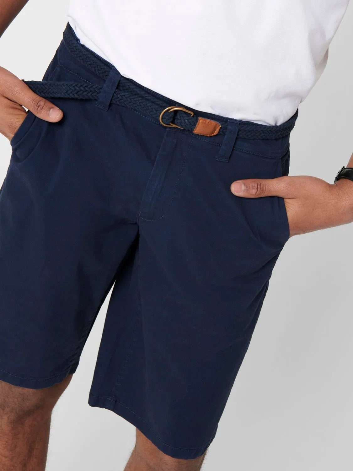 Bermudas de corte regular tipo chinos - ECRU