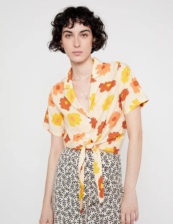 Camisa de cuello solapa con estampado de flores naranjas - ECRU