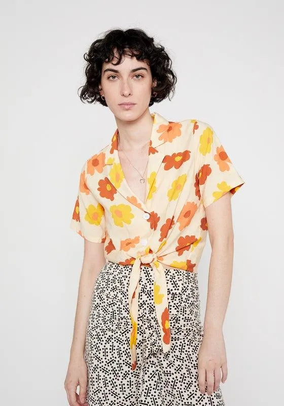 Camisa de cuello solapa con estampado de flores naranjas - ECRU